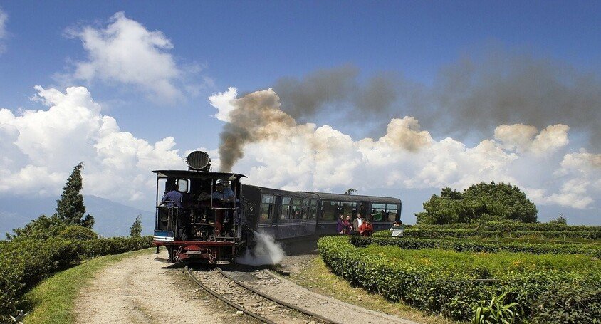 DARJEELING TOY TRAIN